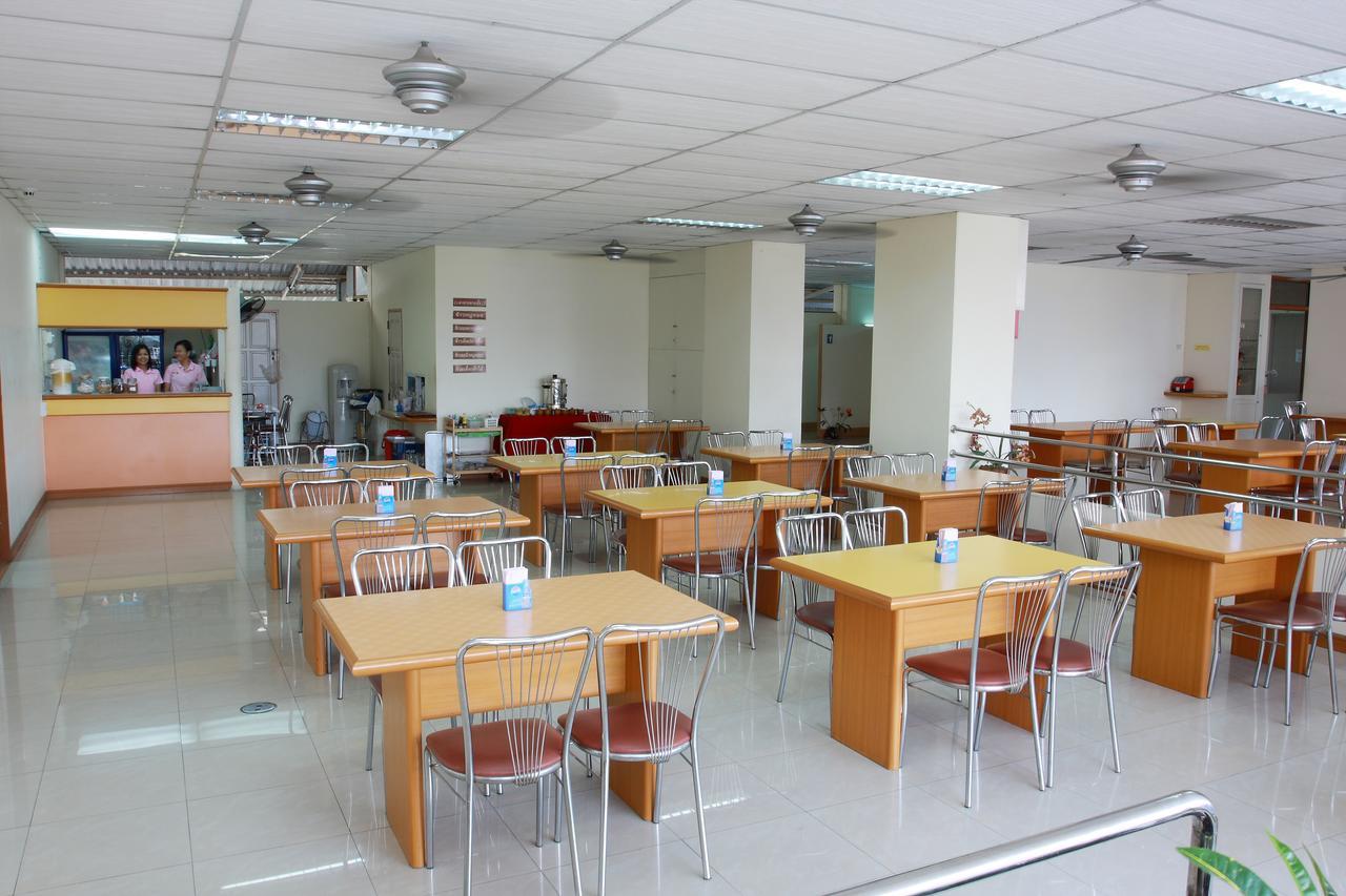 P.A. Place Hotel Nakhon Sawan Eksteriør bilde