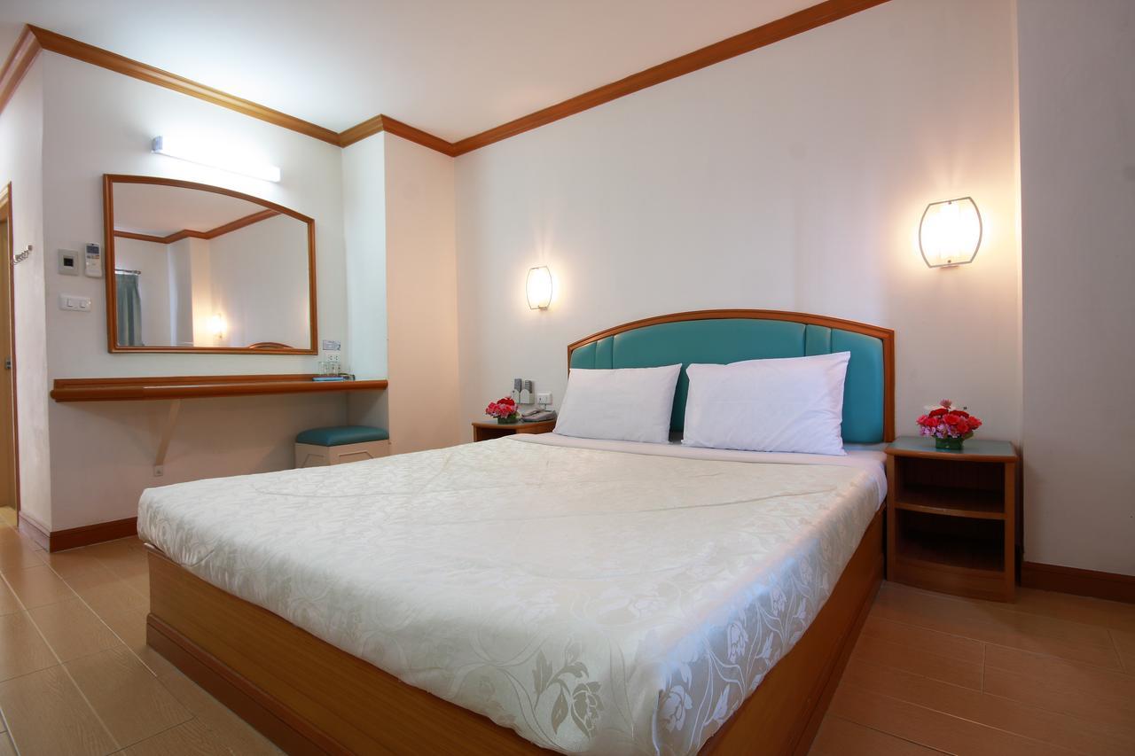 P.A. Place Hotel Nakhon Sawan Eksteriør bilde