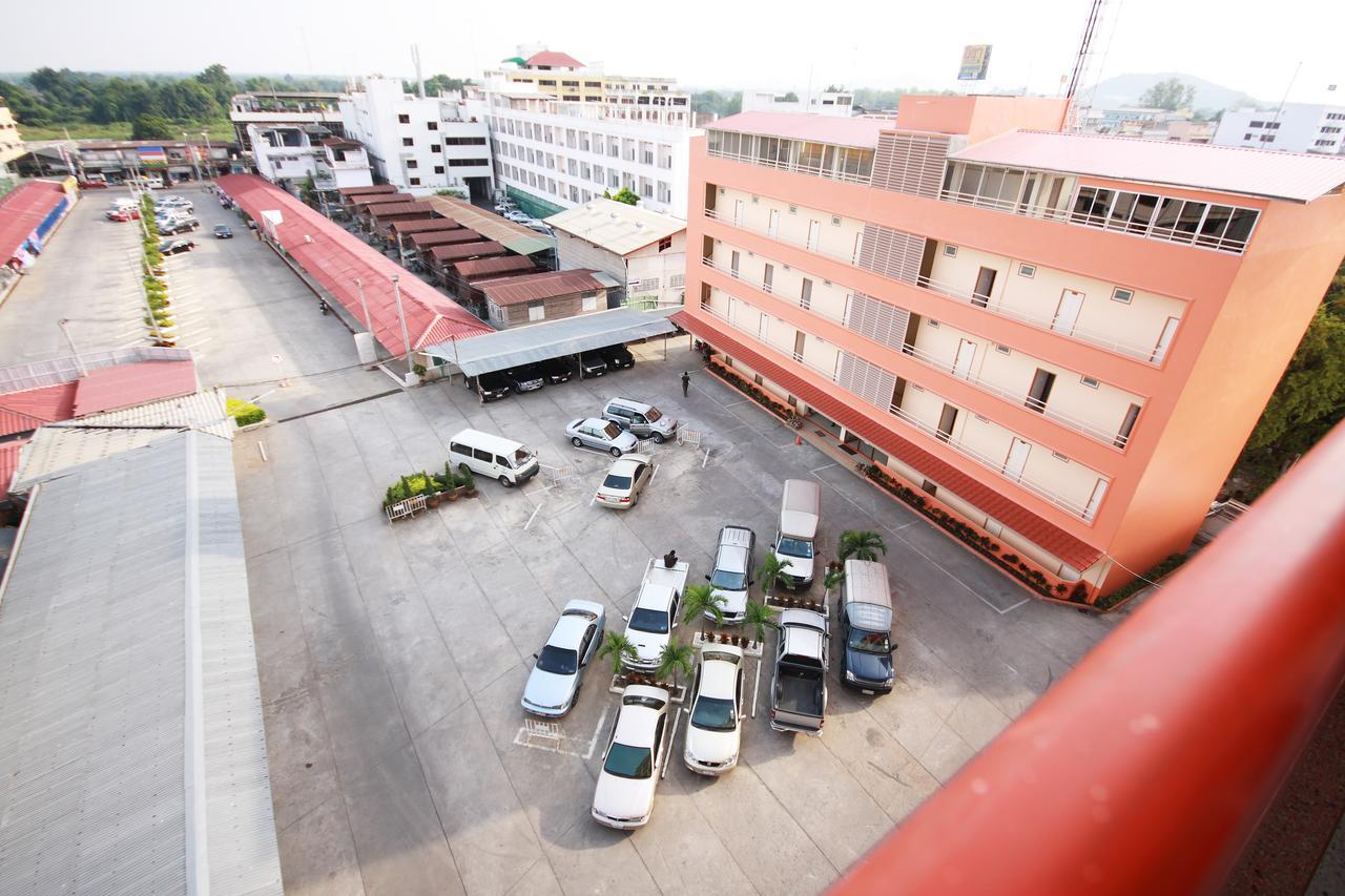 P.A. Place Hotel Nakhon Sawan Eksteriør bilde
