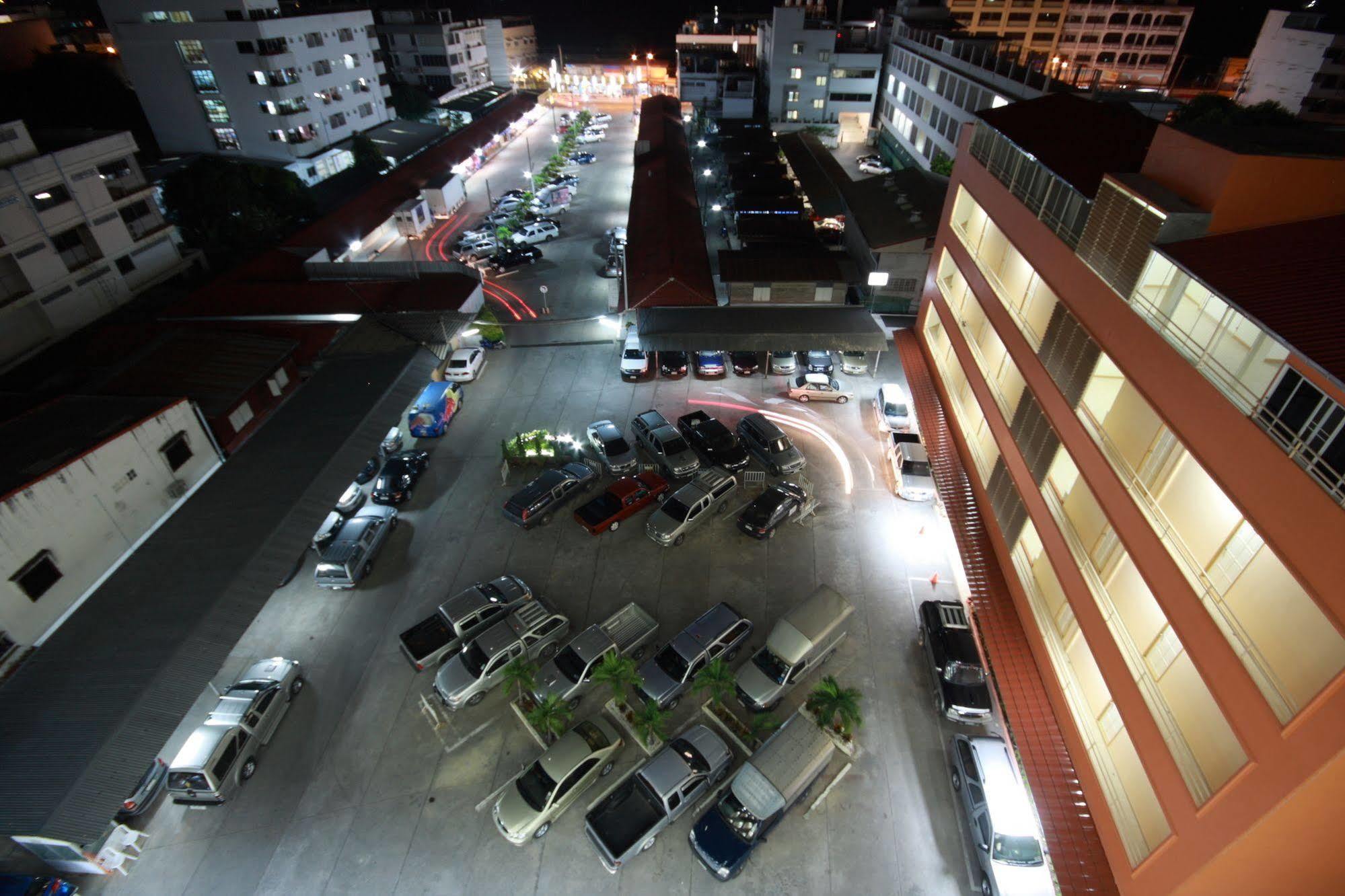 P.A. Place Hotel Nakhon Sawan Eksteriør bilde