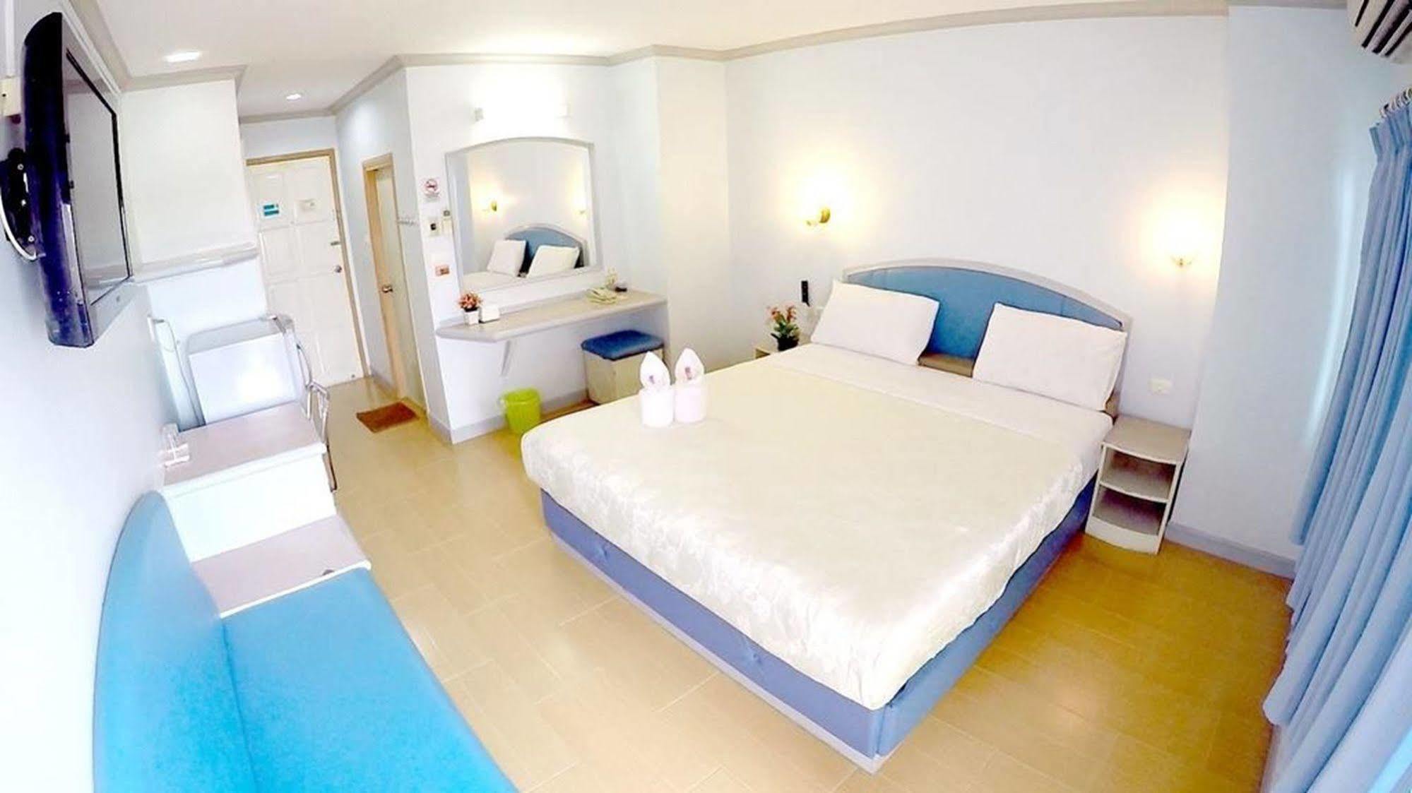 P.A. Place Hotel Nakhon Sawan Eksteriør bilde